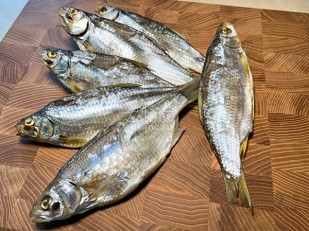 Колбаски МИНИ с сыром с/к (100 гр): Тарань вяленая (Азовская)