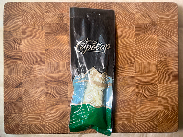 Сыр 100 гр ГОРНЫЙ СЫРОВАР (Косичка с укропом и чесноком) в Армавире