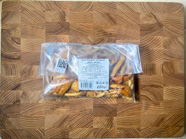 Сыр 150 гр ГОРНЫЙ СЫРОВАР (Ассорти копчёный с укропом и чесноком) в Армавире